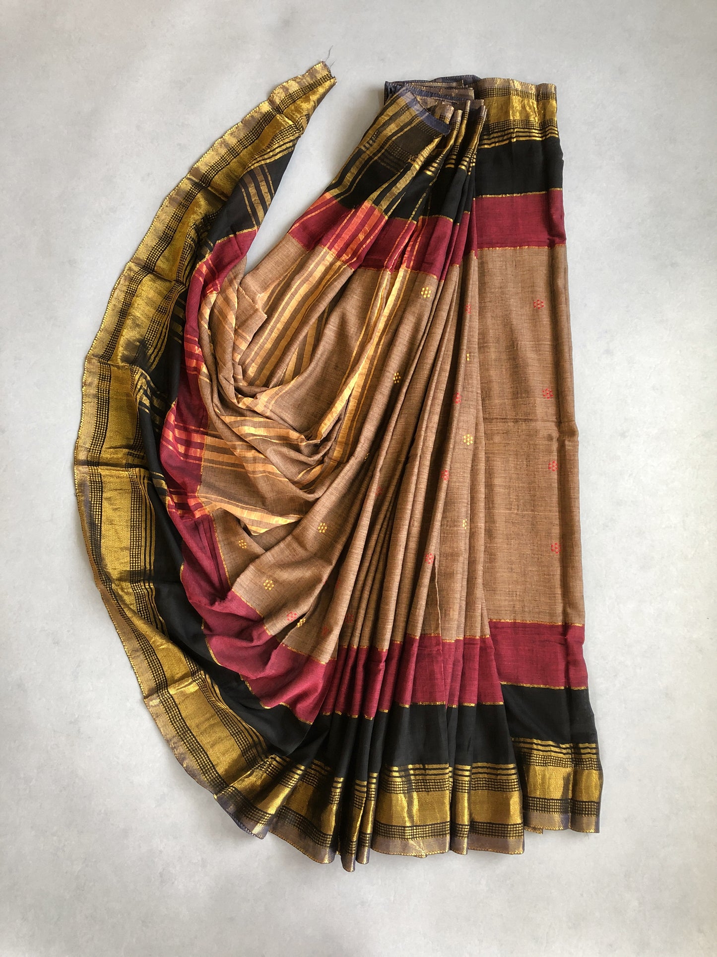 Handwoven Jamdani Saree