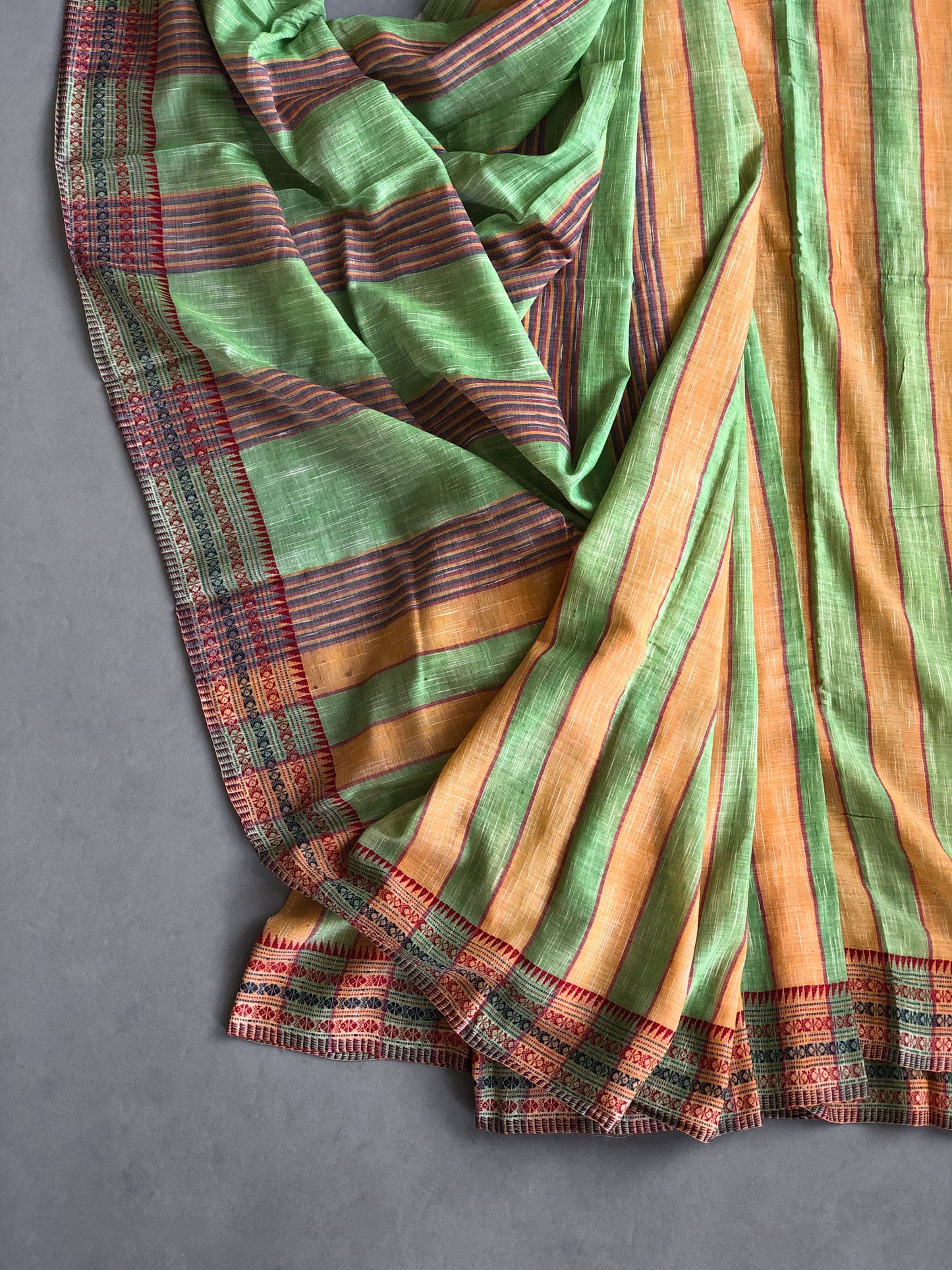 Handwoven Jamdani Saree