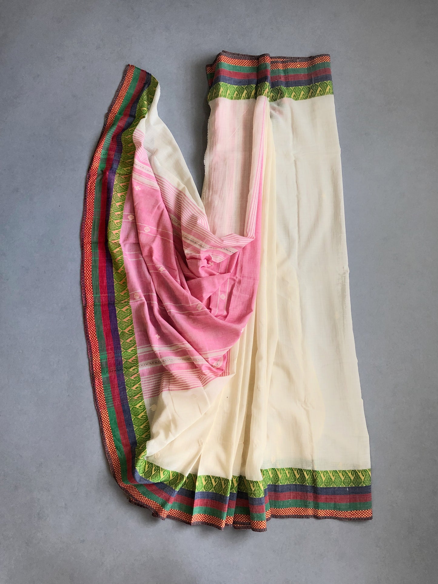 Handwoven Jamdani Saree