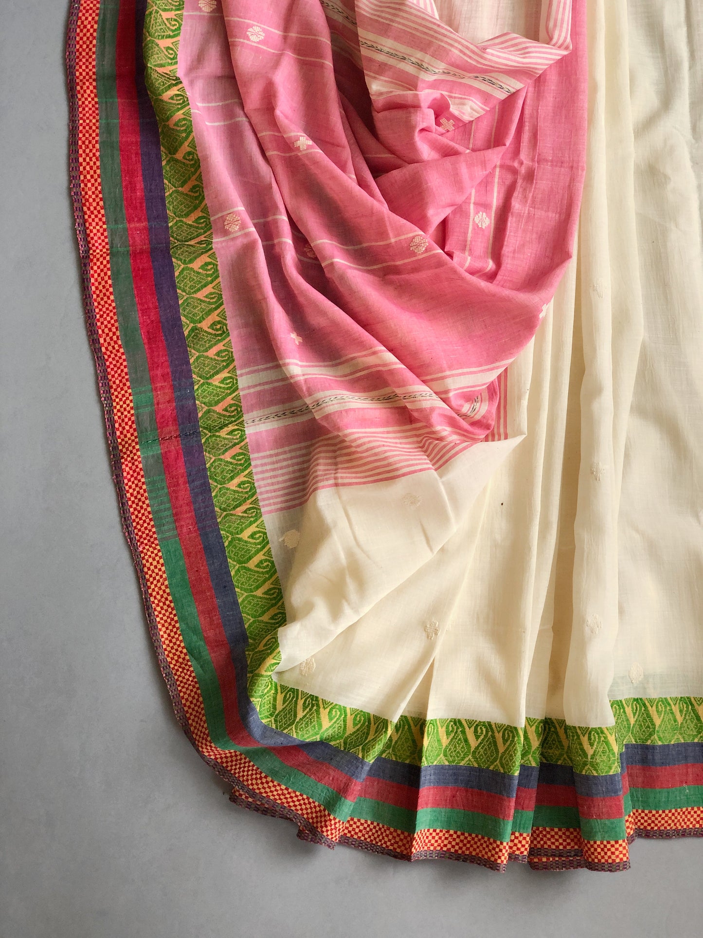 Handwoven Jamdani Saree